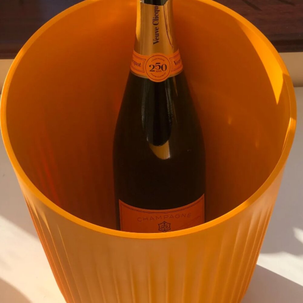 Veuve Cliquot Sunrays Ice Bucket Set with 6 flutes Latest Style Rare Brand New - Picture 5 of 7
